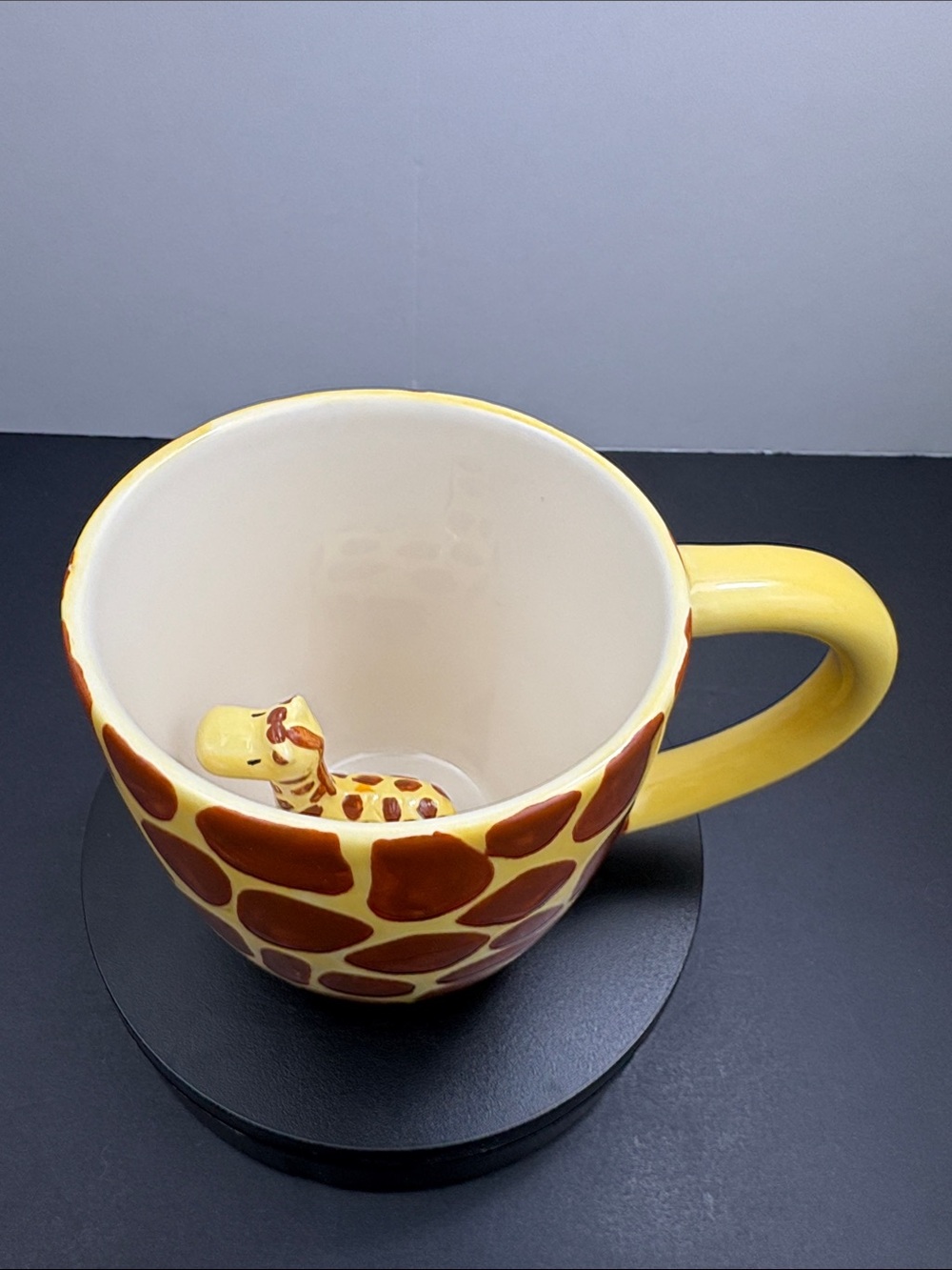 Pier 1 Imports Giraffe Surprise Mug Peek-a-Boo 3D Giraffe Inside Hand Painted